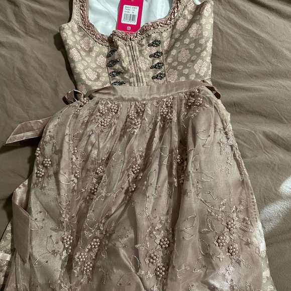 Authentic Bavarian Dirndl German Oktoberfest Dress - Picture 4 of 9